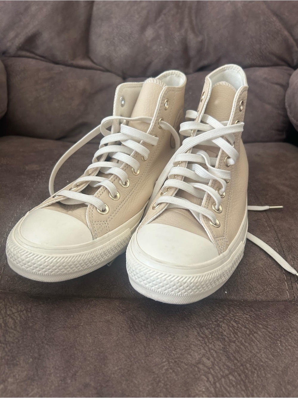 Beige Leather High-Top Converse All-Star